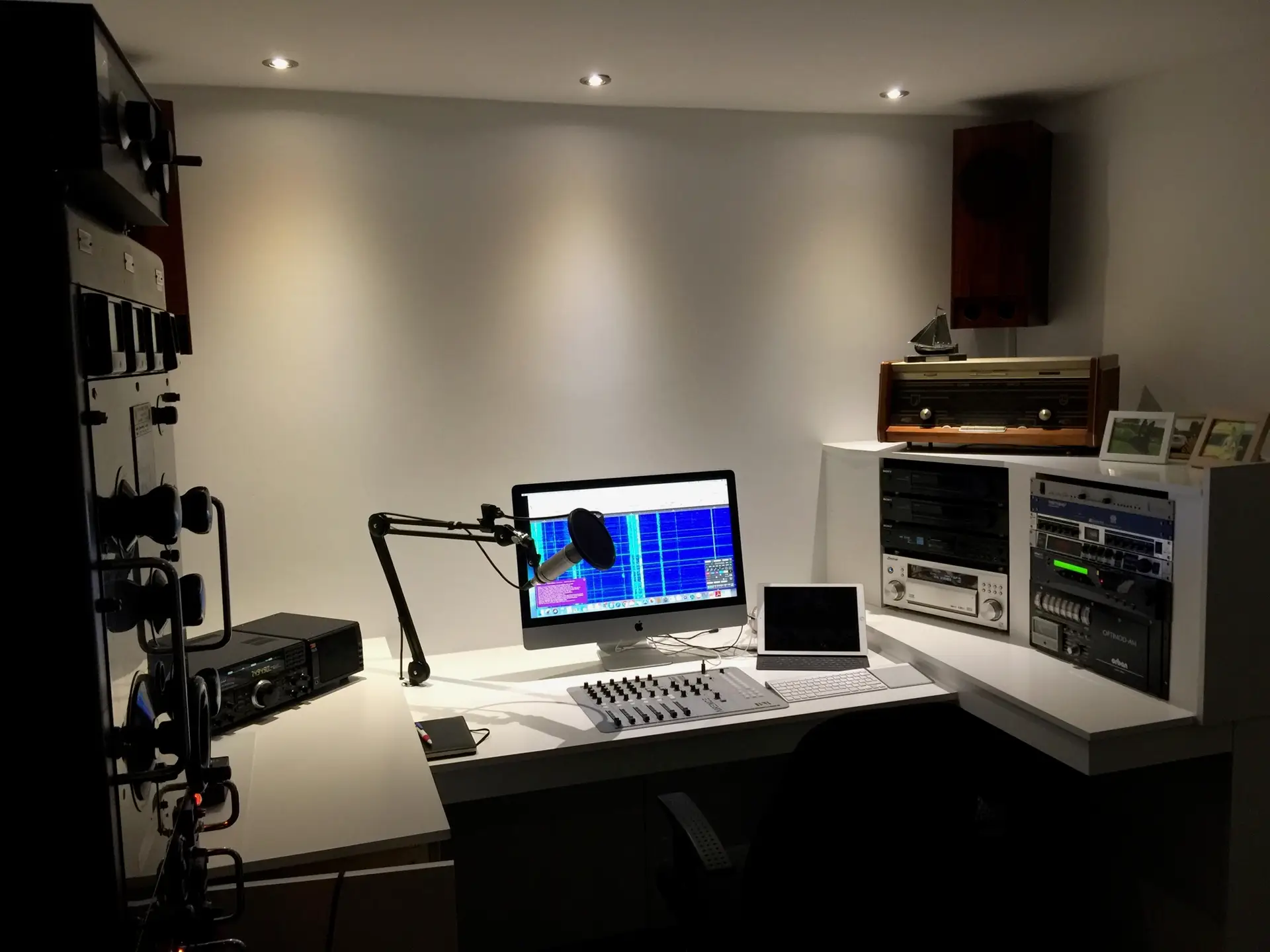 Rohde and Schwarz SK050 transmitter setup used by Radio Delta AM